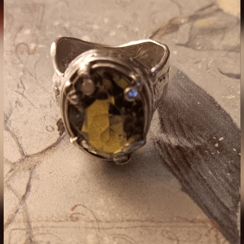 Vintage Silpada Sterling Silver and Green Crystal Ring.